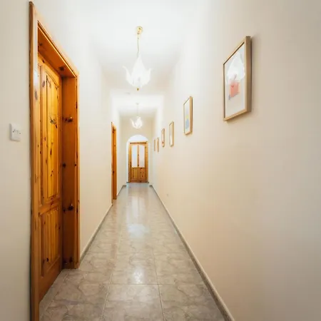 New On The Market - Stylish 3br Unit Walking Distance To The By Sf Homes * Il-Mahsel