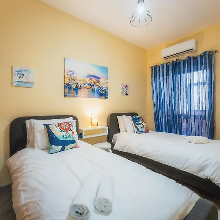 New On The Market - Stylish 3br Unit Walking Distance To The By Sf Homes Apartment *