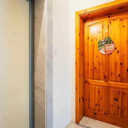 New On The Market - Stylish 3br Unit Walking Distance To The By Sf Homes