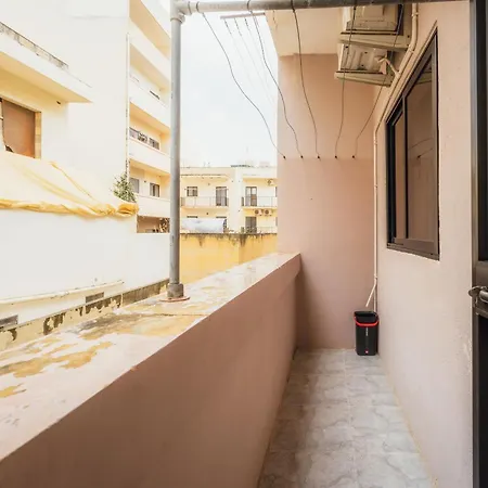 New On The Market - Stylish 3br Unit Walking Distance To The By Sf Homes Apartment *